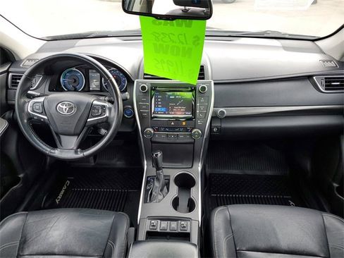 Used 2016 Toyota Camry XLE image 10