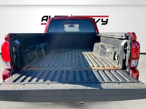 Used 2016 Toyota Tacoma TRD Sport RWD image 24