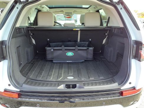 Used 2025 Land Rover Discovery Sport S image 13