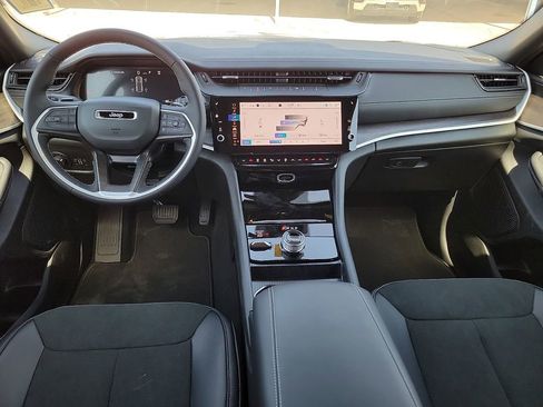 New 2026 Jeep Grand Cherokee Altitude AWD/4WD image 9