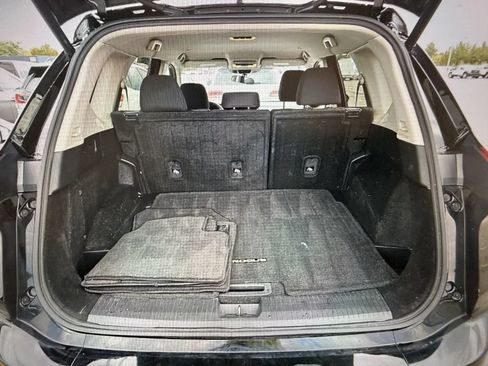 Used 2024 Nissan Rogue SV FWD image 14