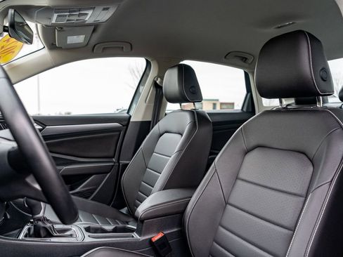 Used 2024 Volkswagen Jetta SE image 19