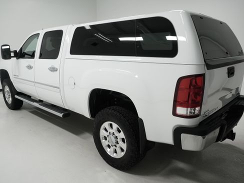 Used 2012 GMC Sierra 3500 SLE w/ HD SLE Premium Package image 5