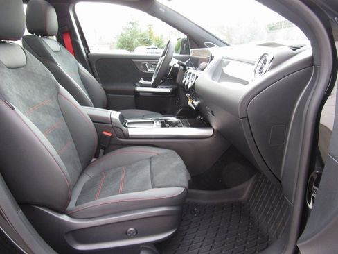 New 2025 Mercedes-Benz GLA 35 AMG 4MATIC image 22