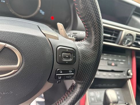 Used 2019 Lexus IS 300 AWD image 18