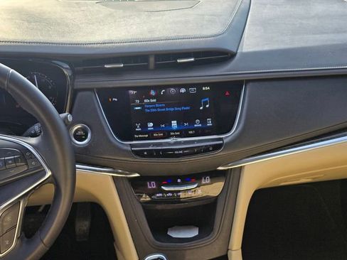 Used 2017 Cadillac XT5 FWD image 18