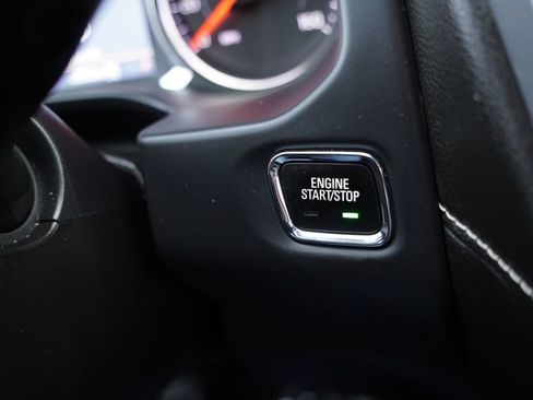 Certified 2023 GMC Acadia SLT w/ Preferred Package image 35