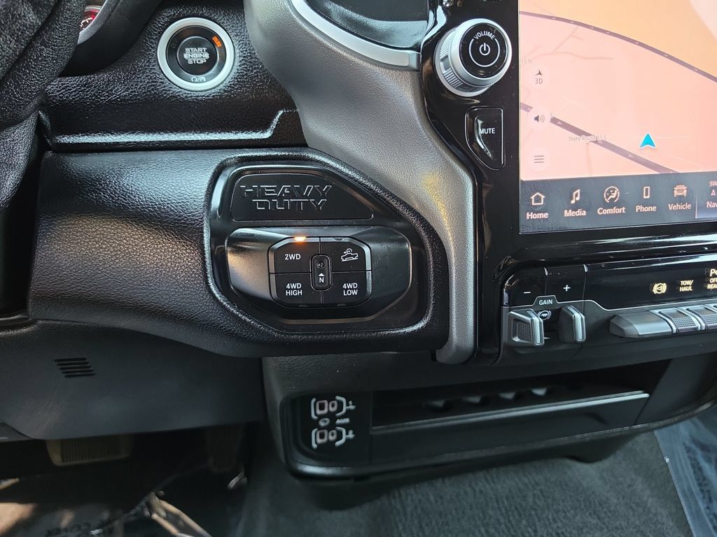 Used 2025 RAM 2500 Big Horn AWD/4WD image 16