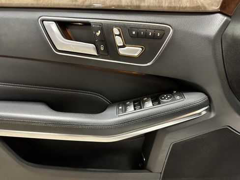 Used 2014 Mercedes-Benz E 250 BlueTEC 4MATIC Sedan image 11