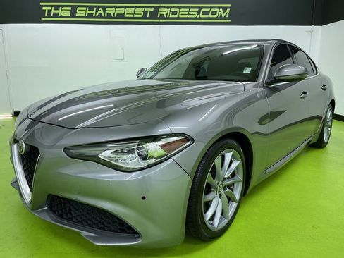 Used 2019 Alfa Romeo Giulia image 5
