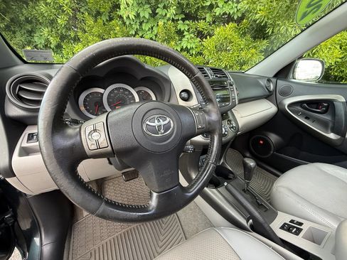 Used 2011 Toyota RAV4 Limited w/ Limited Extra Value Pkg AWD/4WD image 31