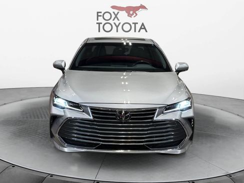 Used 2022 Toyota Avalon Limited image 13