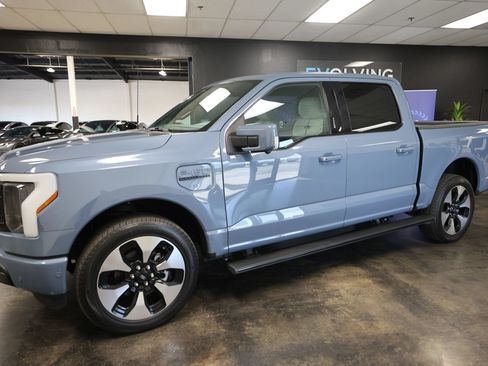 Used 2023 Ford F150 Lightning Platinum AWD/4WD image 4