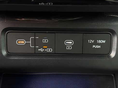 Certified 2025 Hyundai Tucson Limited FWD image 33