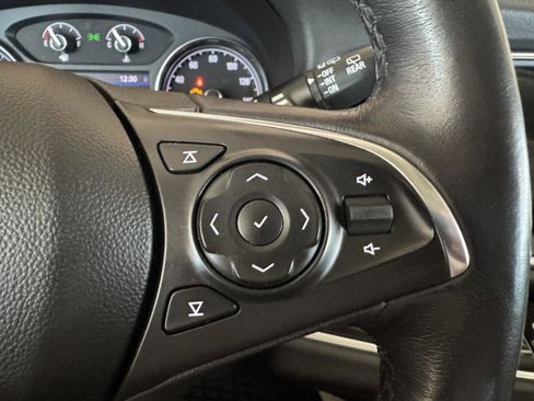 Used 2021 Buick Enclave Essence w/ Sound and Sites Package image 18