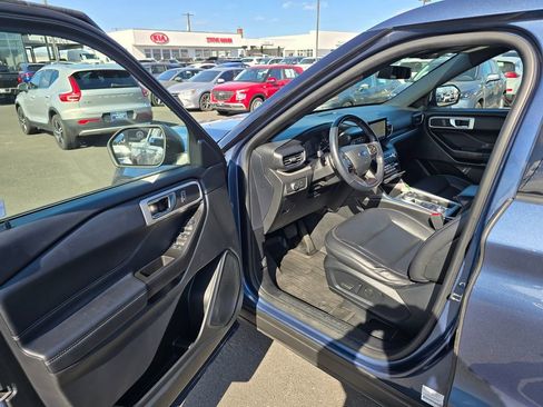 Used 2020 Ford Explorer XLT w/ Equipment Group 202A image 23