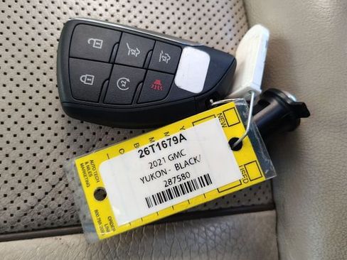 Used 2021 GMC Yukon XL Denali image 19