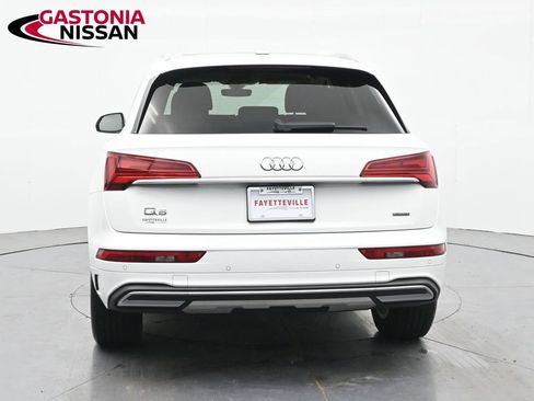 Used 2023 Audi Q5 2.0T Premium w/ Convenience Package AWD/4WD image 9
