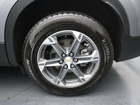 Used 2025 Chevrolet Blazer LT FWD image 10