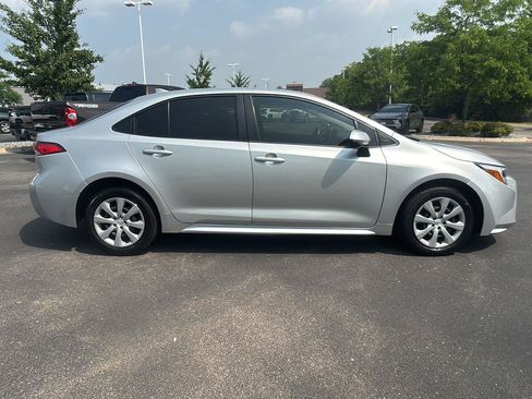 Used 2025 Toyota Corolla LE FWD image 10