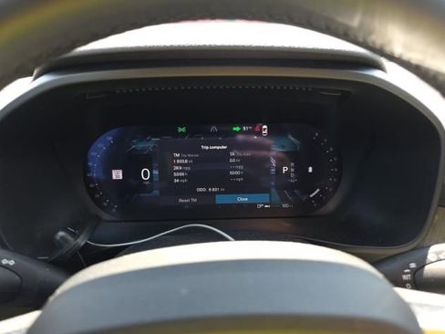 Used 2026 Volvo XC40 B5 Plus AWD/4WD image 7