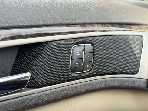 Used 2013 Lincoln MKZ image 13