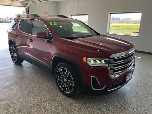 Used 2023 GMC Acadia SLT w/ Technology Package image 2