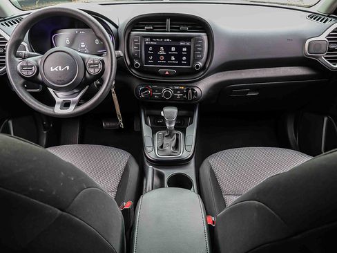 Certified 2025 Kia Soul LX w/ LX Technology Package image 20