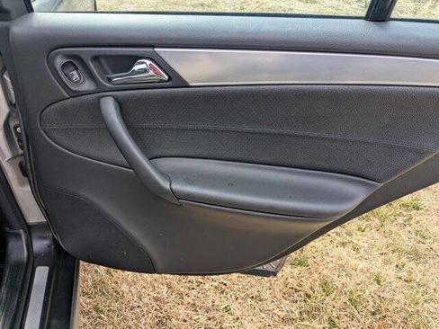 Used 2006 Mercedes-Benz C 230 Sedan image 31
