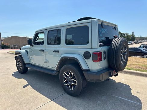 Used 2024 Jeep Wrangler Unlimited Sahara w/ Technology Group AWD/4WD image 5