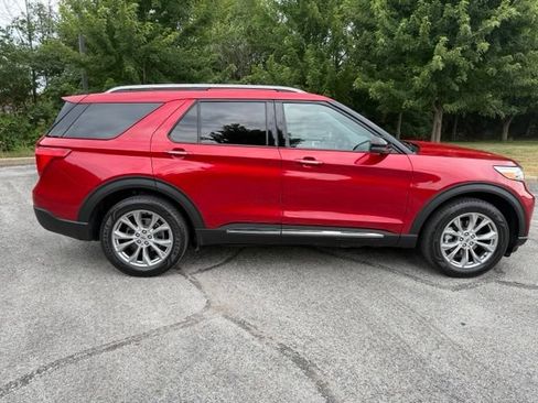 Used 2020 Ford Explorer Limited AWD/4WD image 2