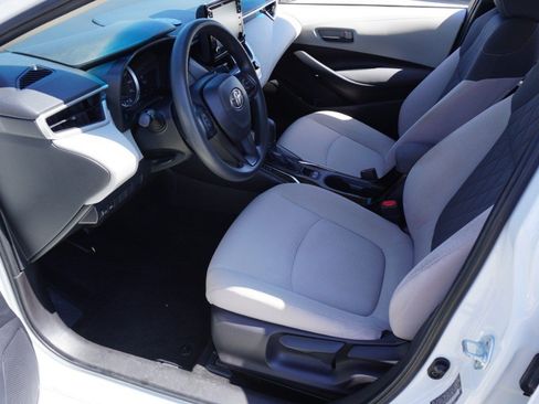 Used 2022 Toyota Corolla LE FWD image 13