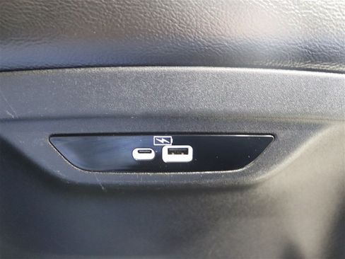 Used 2022 Chrysler Pacifica Touring-L FWD image 24