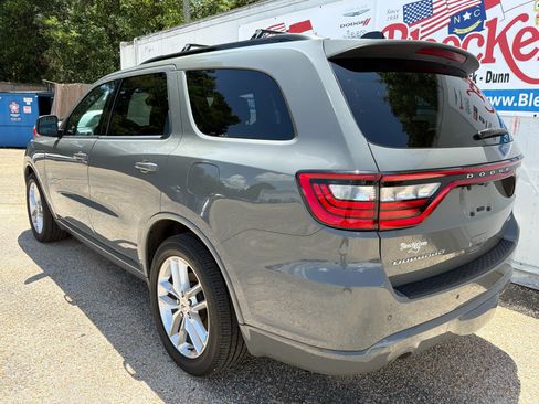 Used 2024 Dodge Durango GT RWD image 9