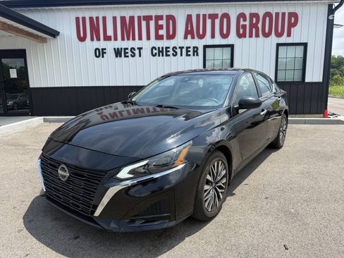 Used 2023 Nissan Altima 2.5 SV w/ SV Premium Package AWD/4WD image 1