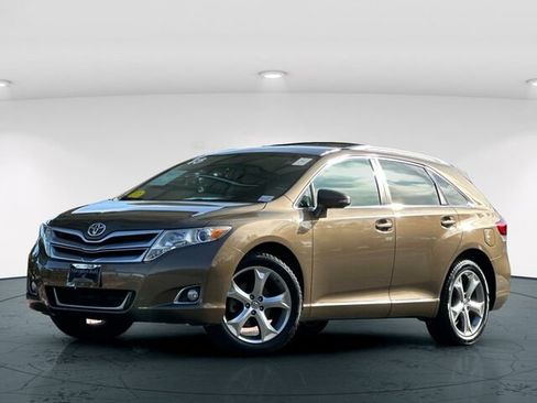 Used 2013 Toyota Venza LE image 2