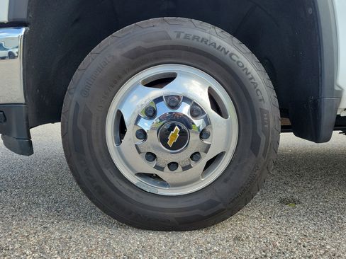 Used 2022 Chevrolet Silverado 3500 LTZ w/ LTZ Plus Package AWD/4WD image 9