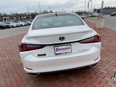 Used 2022 Lexus ES 350 Ultra Luxury image 8