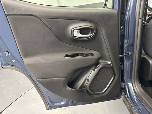 Used 2021 Jeep Renegade Latitude w/ Convenience Group image 23