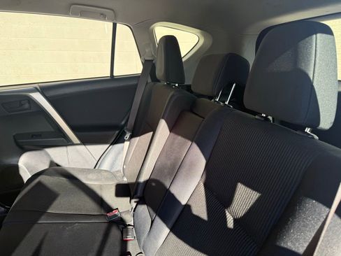 Used 2014 Toyota RAV4 LE AWD/4WD image 23