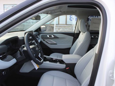 New 2026 Ford Explorer Platinum image 23