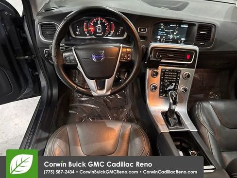 Used 2017 Volvo S60 T5 Dynamic AWD/4WD image 27