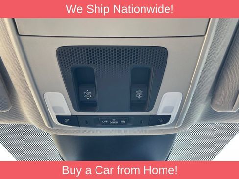 Used 2025 Honda Pilot Touring image 21