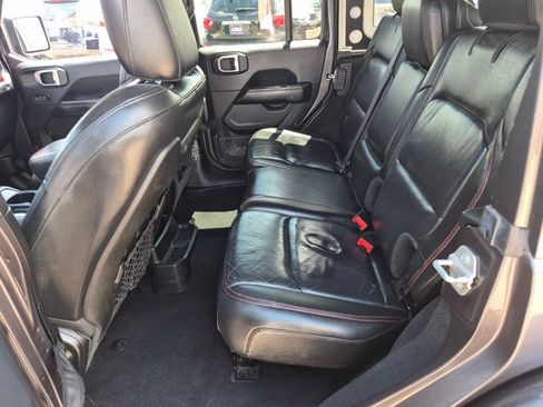 Used 2018 Jeep Wrangler Unlimited Rubicon AWD/4WD image 17