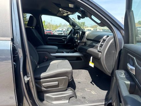 New 2026 RAM 1500 4x4 Crew Cab image 28