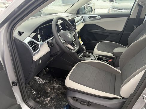 New 2026 Volkswagen Taos SE image 10