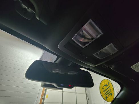 Used 2015 Dodge Challenger R/T Plus image 39