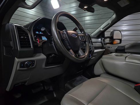 Used 2021 Ford F550 XL 4WD DRW Regular Cab Dually image 17