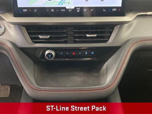 Used 2025 Ford Explorer ST-Line w/ ST-Line Street Pack image 9