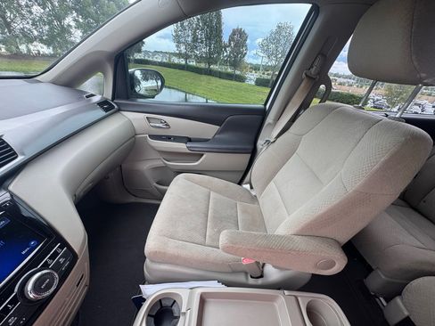 Used 2016 Honda Odyssey SE image 26